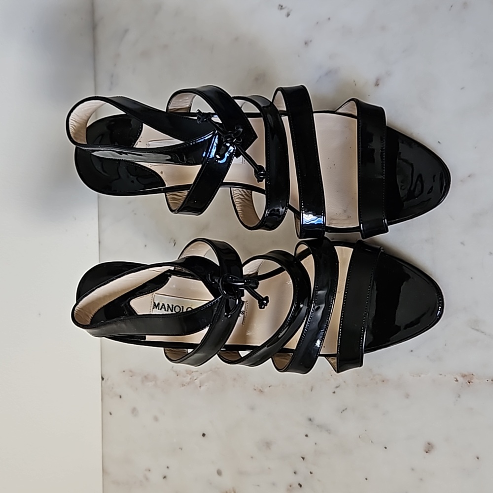 MANOLO BLAHNIK - vintage 90s black patent leather heels